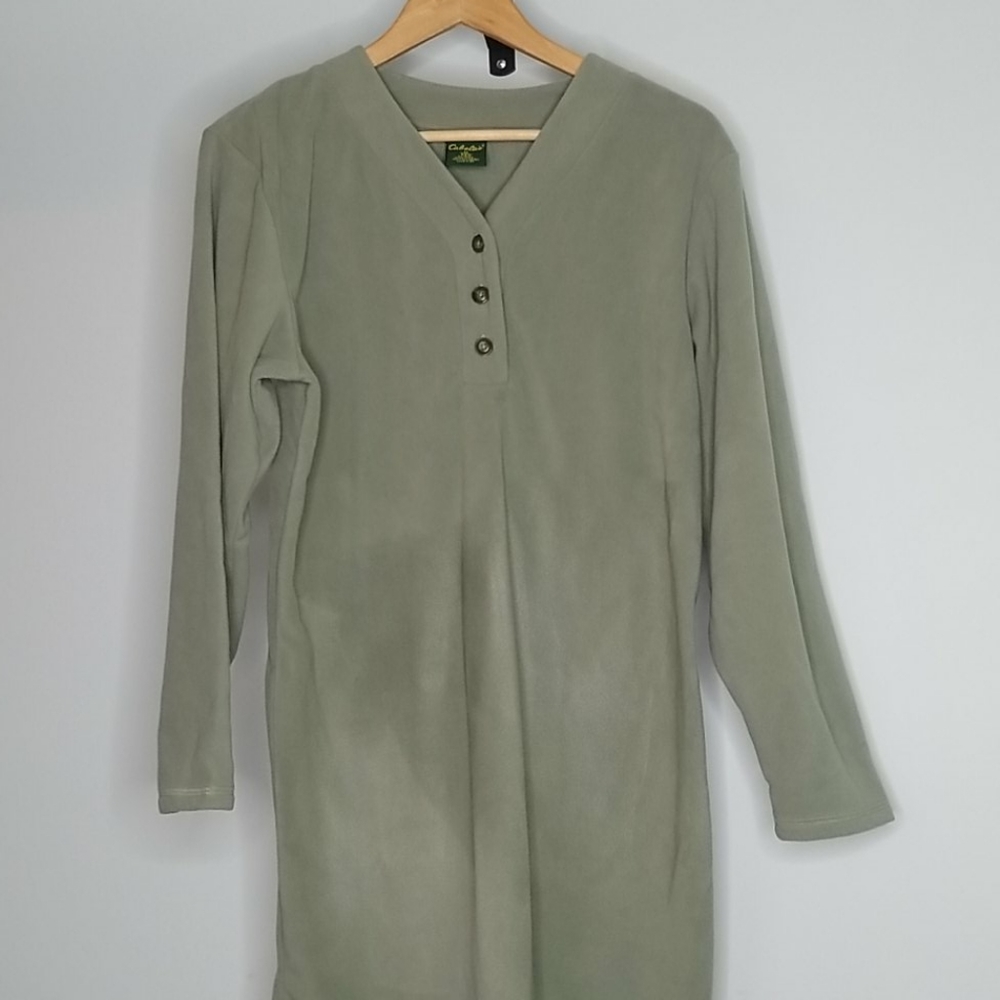 Cabela's fleece sleep shirt. GUC.  M
